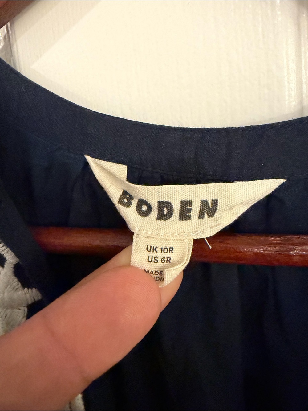 Boden Tie Neck Tiered Maxi Dress Size 6 Navy White Embroidered - Picture 11 of 15